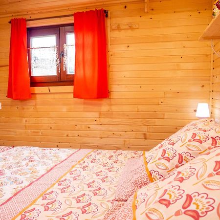 Gites Et Roulottes Au Domaine De La Trille Sainte-Foi Habitación foto