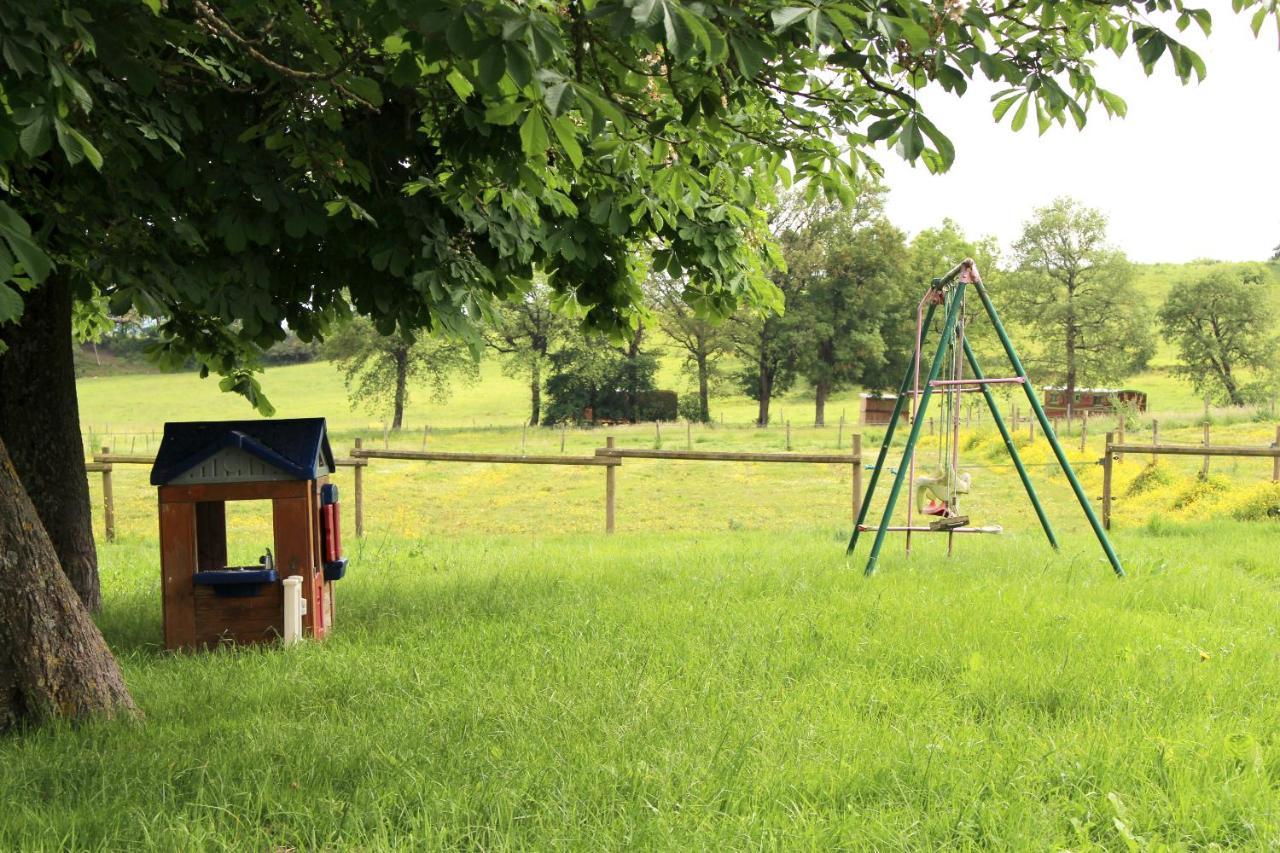 Gites Et Roulottes Au Domaine De La Trille Sainte-Foi Exterior foto